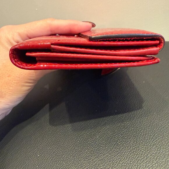 Gucci Microguccissima Heart Continental Red Leather Wallet - Picture 8 of 11